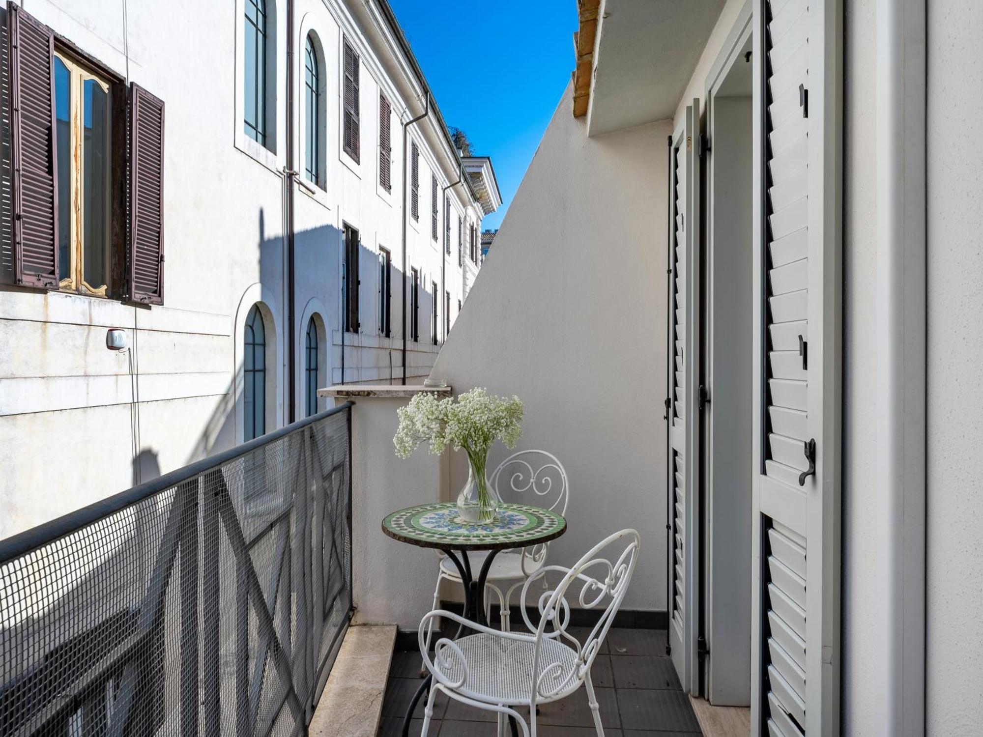 Numa Vici Aparthotel Roma